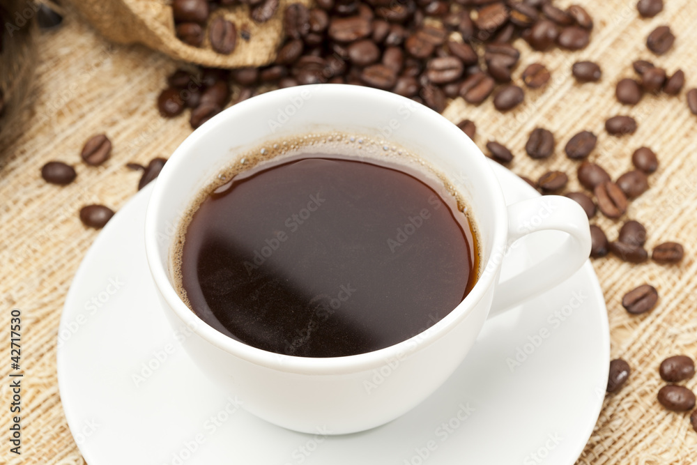Fototapeta premium Black Coffee with coffee beans
