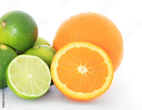 Limetten und Orangen