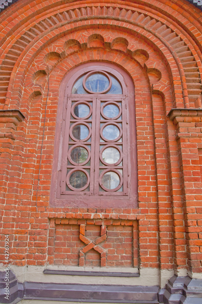 Obraz premium Кирпичная стена храма в Византийском стиле.