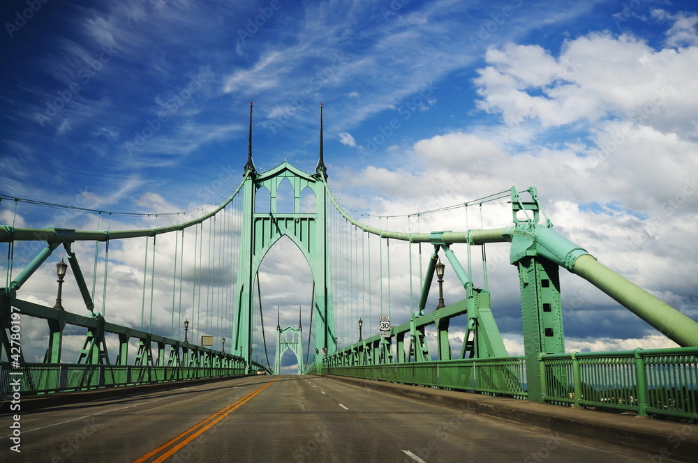 Fototapeta premium Cathedral Bridge at Portland