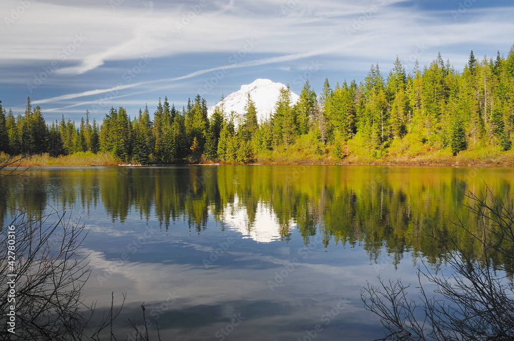 Fototapeta premium Mt Hood Reflection at Mirror Lake