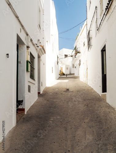 Calle de casas blancas © dulsita