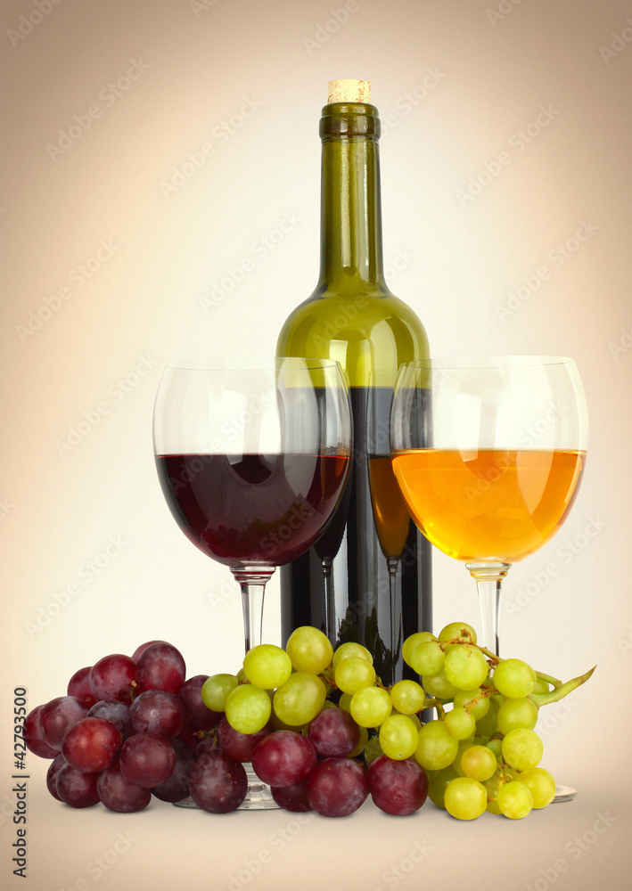 wine in glass with grapes