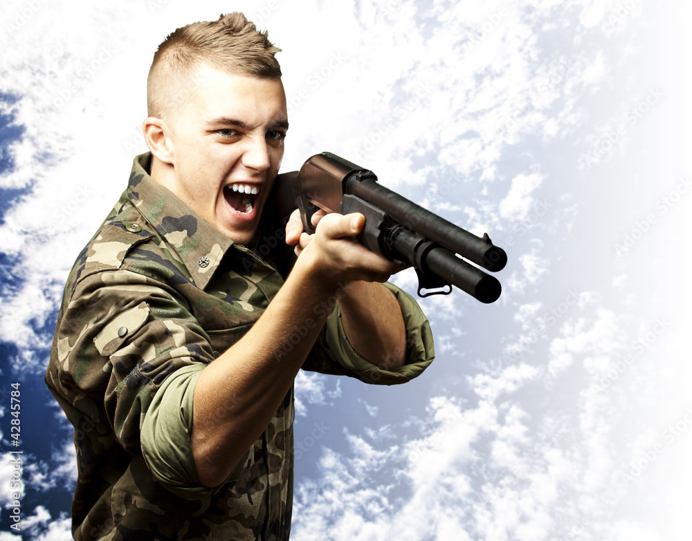Fototapeta premium soldier aiming
