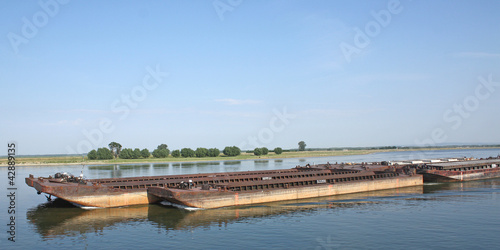 Barges sur le Danube