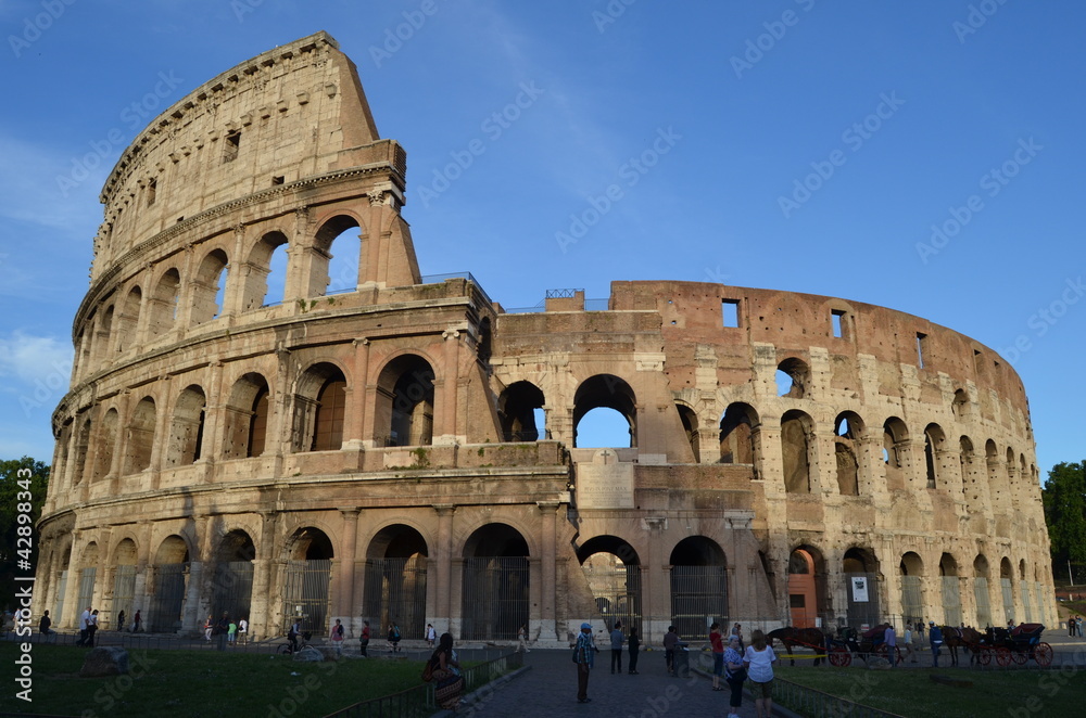 Fototapeta premium Vista general del Coliseo. Roma