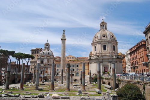 Ruinas alrededor del Mercado Trajano. Roma photo