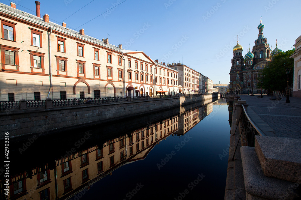 Naklejka premium Griboedov Canal in St. Petersburg, Russia