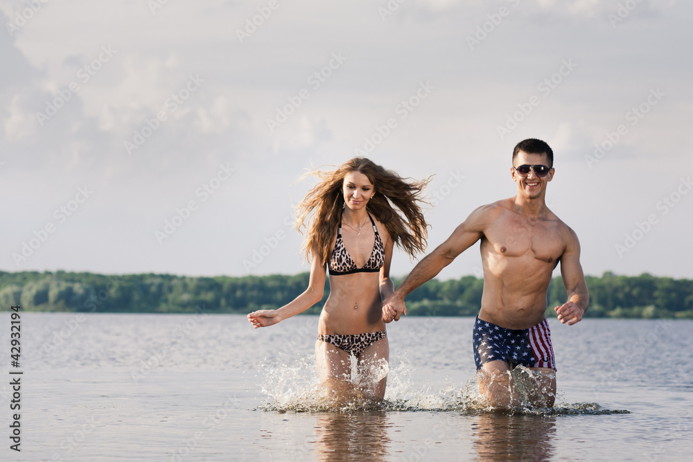 Fototapeta premium Couple on beach