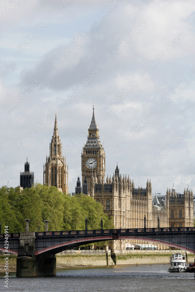 Fototapeta premium London skyline, Westminster Palace, Big Ben and Central Tower