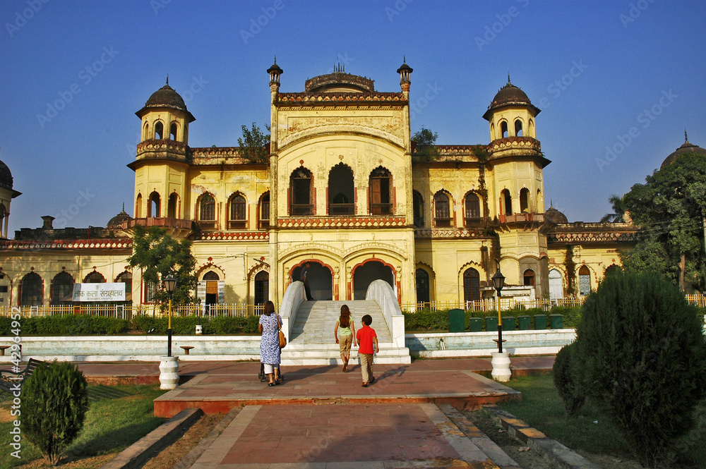 Lucknow, Lokkala Sangrahalaya - India