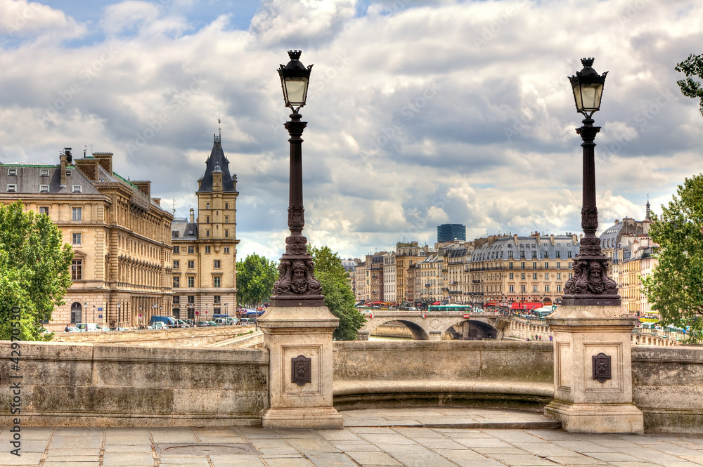Naklejka premium Paris cityscape. Pont Neuf.