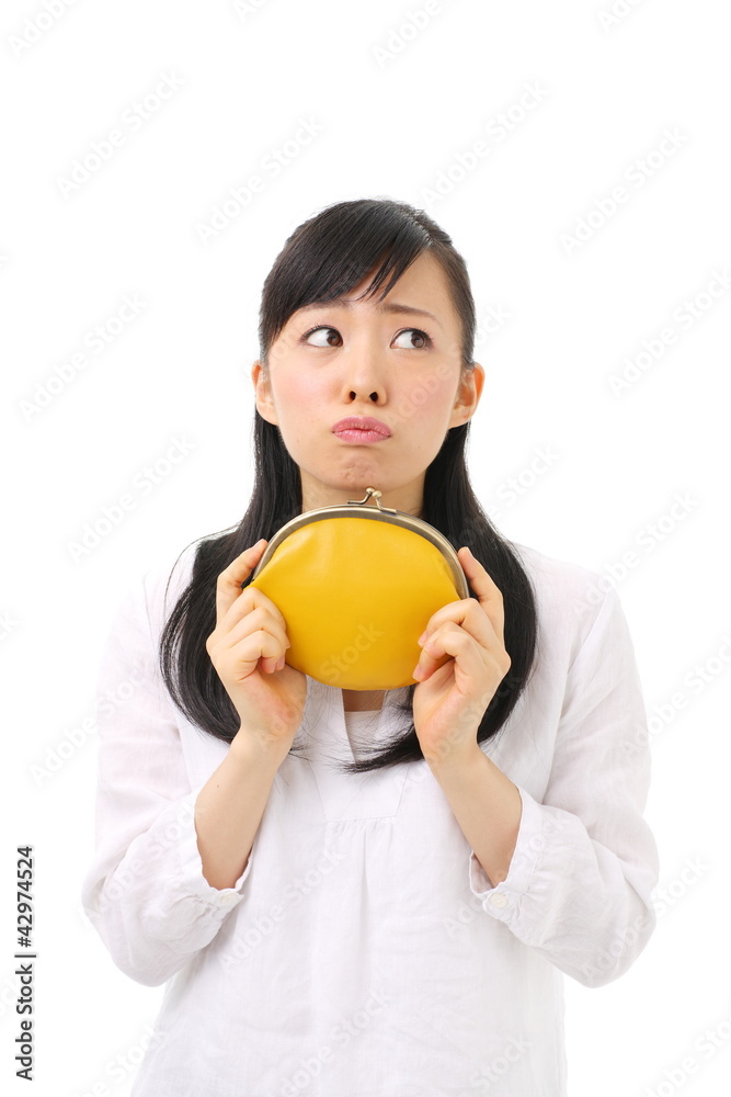 財布を持つ女の子 財布を持つ女の子