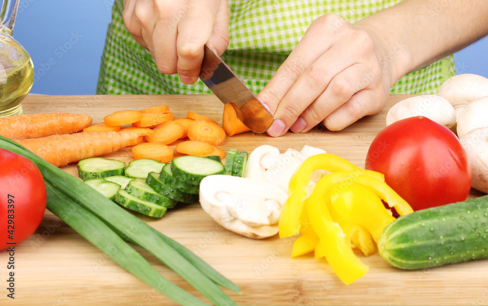 Chopping food ingredients