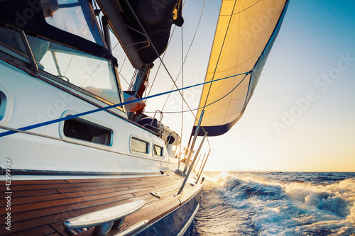 Sailing © EpicStockMedia