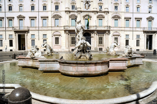 Rom Piazza Navona Brunnen
