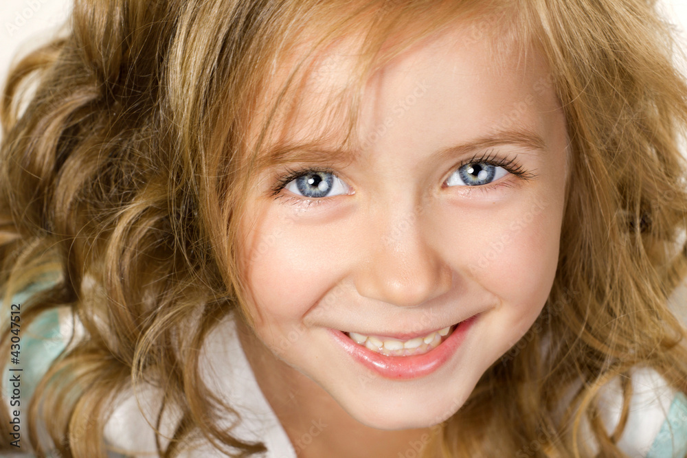 close-up portrait big smiling little girl wiht blue eyes close-up portrait big smiling little girl wiht blue eyes