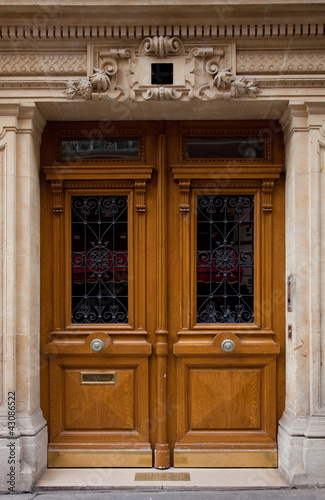 Haustür in Paris