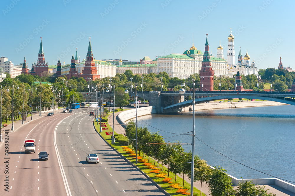 View of the Kremlin from the Patriarchal Bridge. Moscow View of the Kremlin from the Patriarchal Bridge. Moscow
