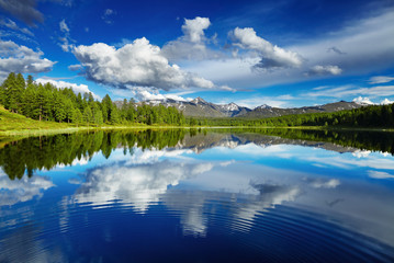 Leinwandbilder See Bergsee in den Alpen  © Dmitry Pichugin