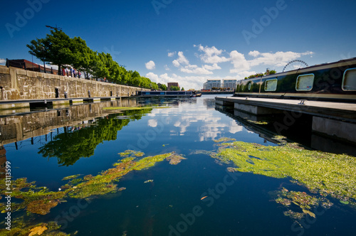 53 - albert dock mooring liverpool photo