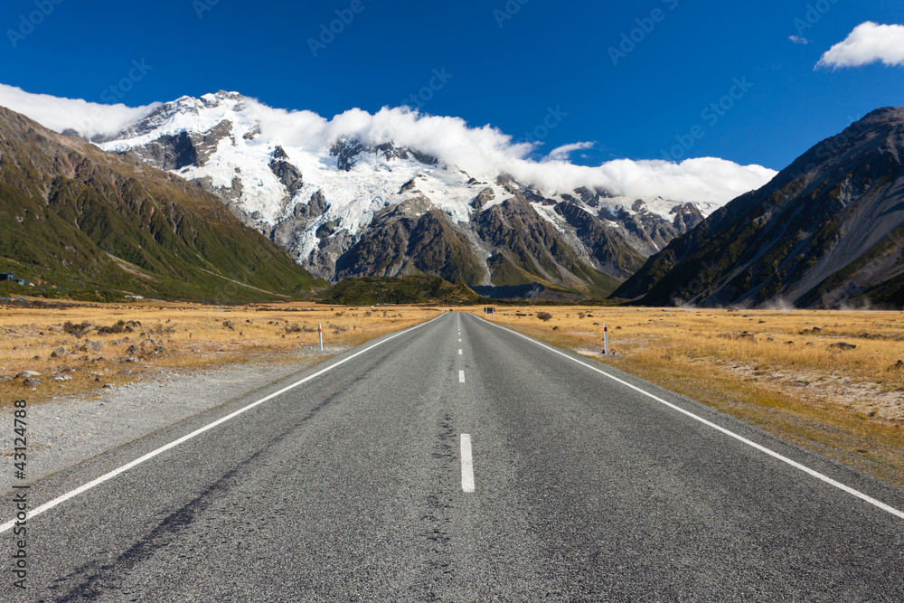 Fototapeta premium Road leading into Aoraki Mt Cook National Park NZ