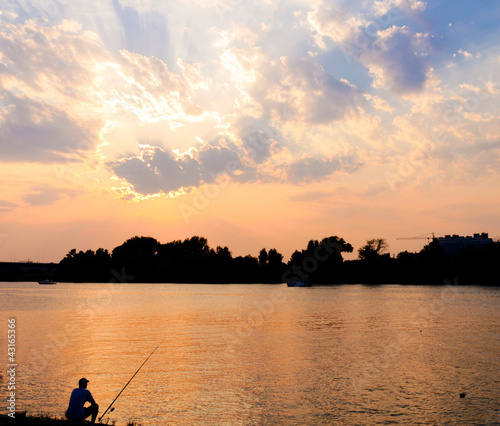 Sunset fishing © ltummy