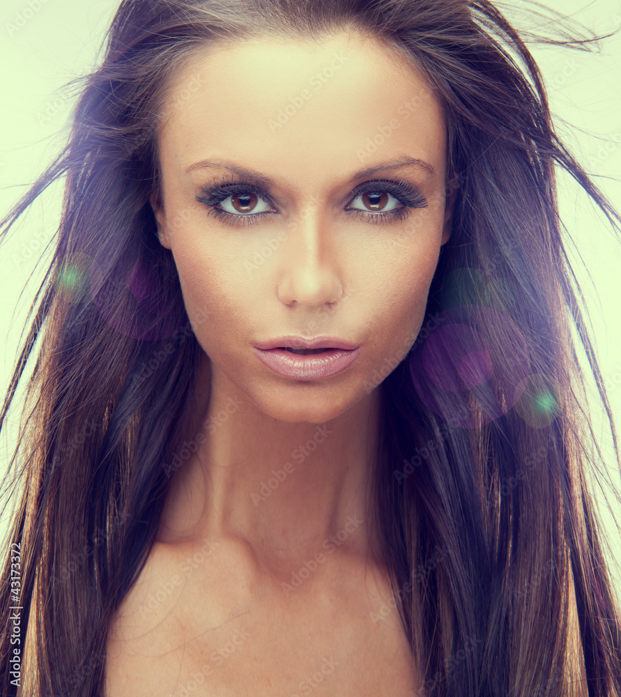 Obraz premium Portrait of woman with large brown eyes