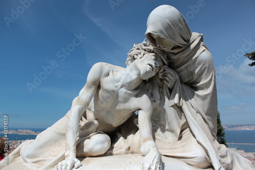 statua cristo e madonna photo