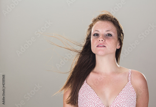 Obraz na płótnie Beautiful sensual girl, with windy hair w salonie