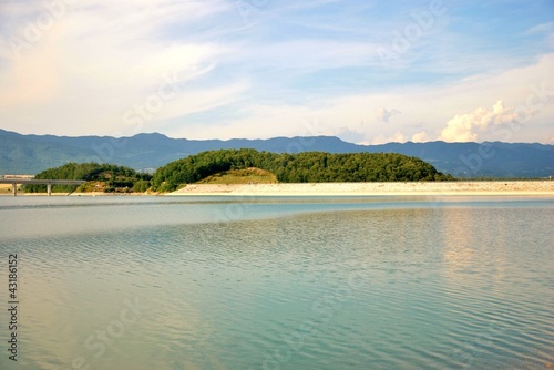 lake sling in tuscany photo