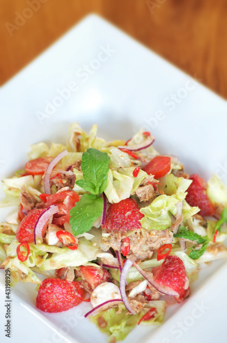 Tuna spicy salad