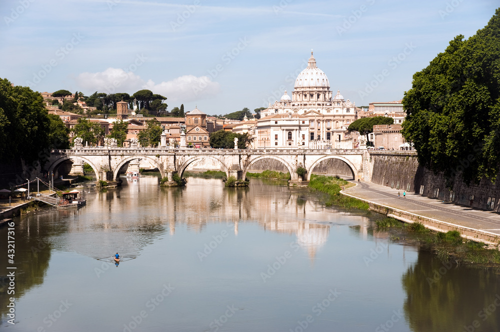 RRom Tiberbrücke - Blick zum Petersdom und Vatikan