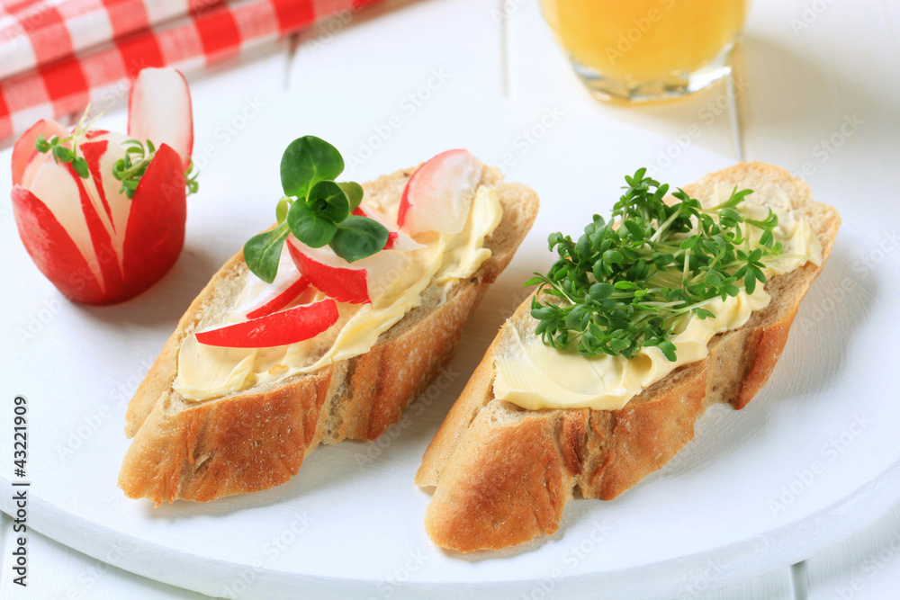 Bread with butter, radish and cress