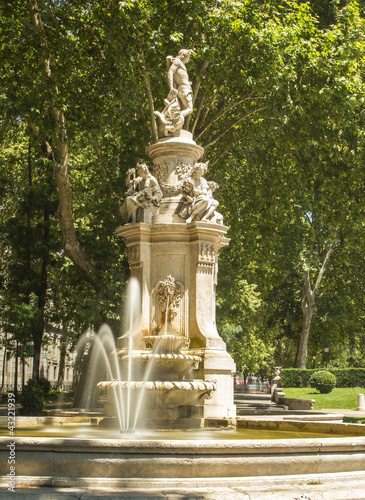 Paseo del Prado Statue
