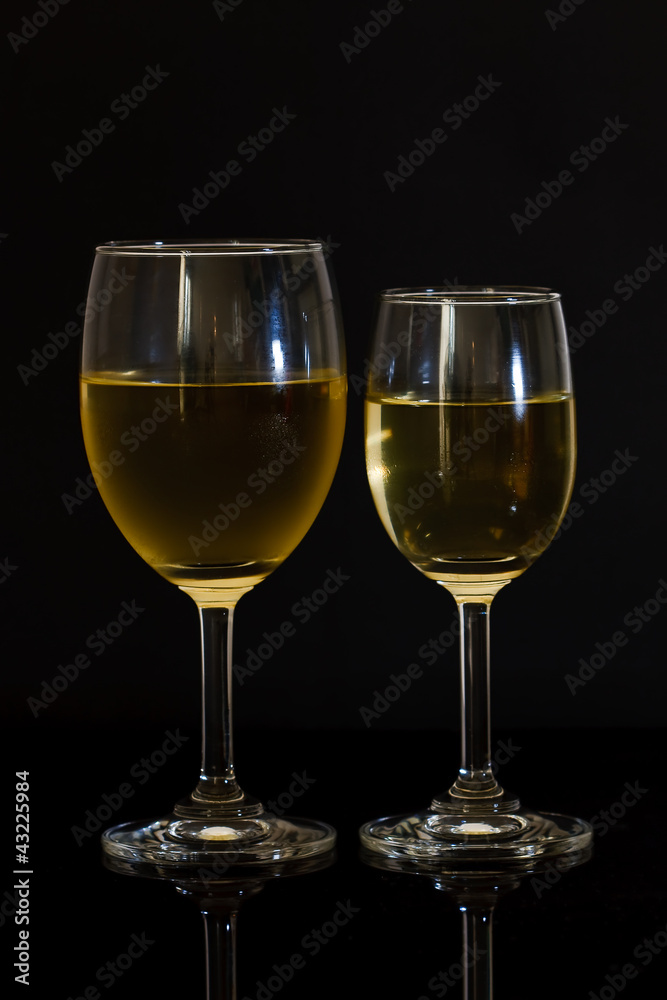 Fototapeta premium Two glasses of champagne. .