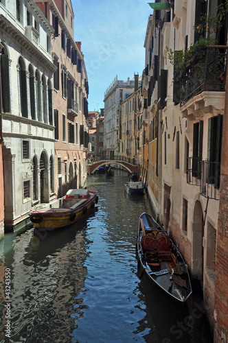 Fototapeta Naklejka Na Ścianę i Meble -  Kanal in Venedig
