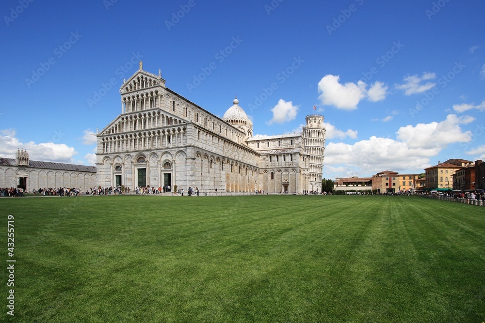 Pisa, Piazza dei miracoli, Basilica and the leaning tower