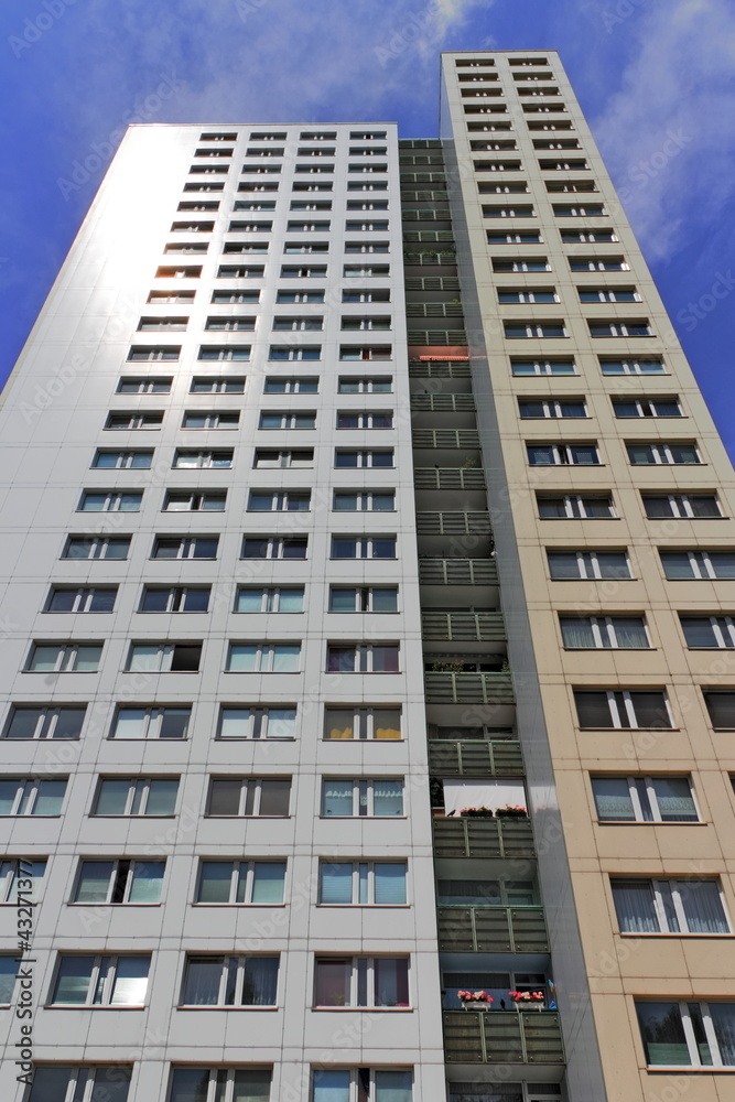 Plattenbau-Hochhaus Plattenbau-Hochhaus
