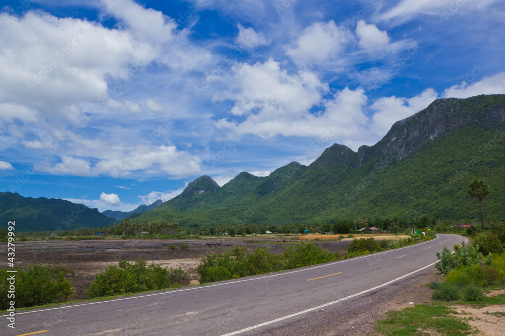 Fototapeta premium road along mountain