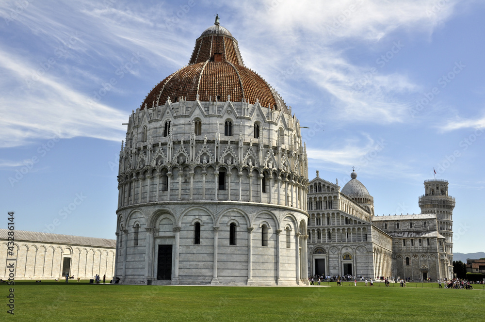 batisterio y catedral plaza Milagros Pisa
