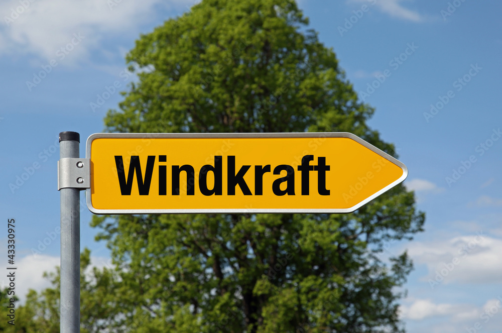 Fototapeta premium Pfeil mit Baum WINDKRAFT