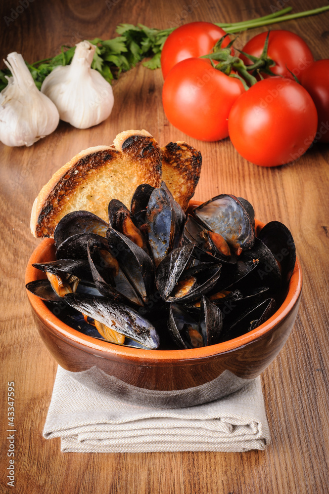 Zuppa di cozze - Impepata di Cozze - mussel soup Zuppa di cozze - Impepata di Cozze - mussel soup
