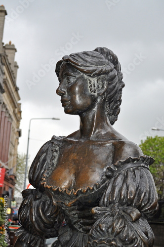 Wallpaper Mural Molly Malone Torontodigital.ca