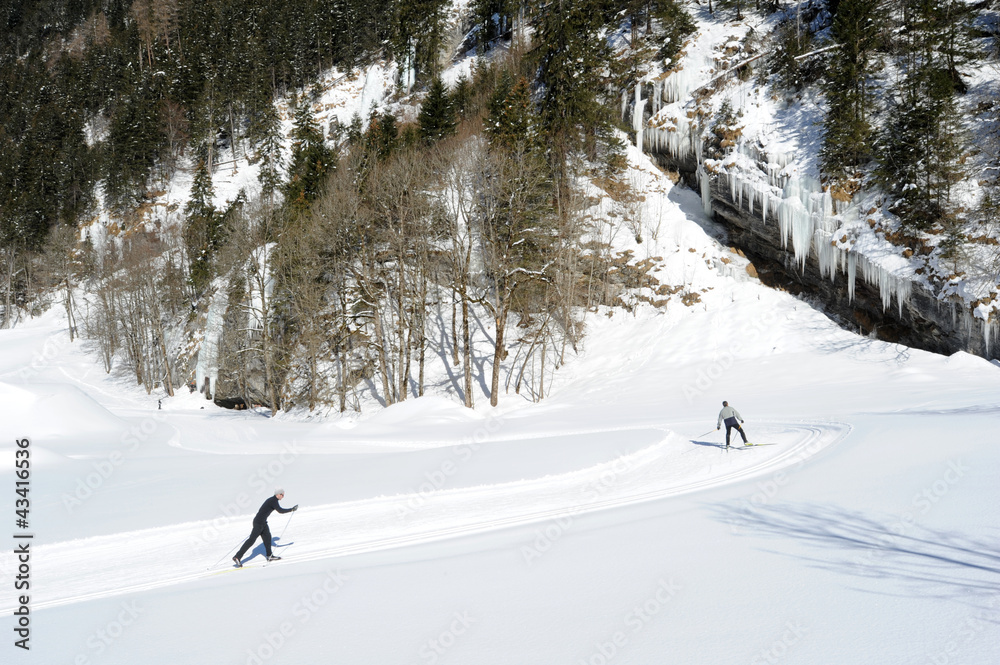 Sciatori di fondo ad Engelberg nelle alpi svizzere