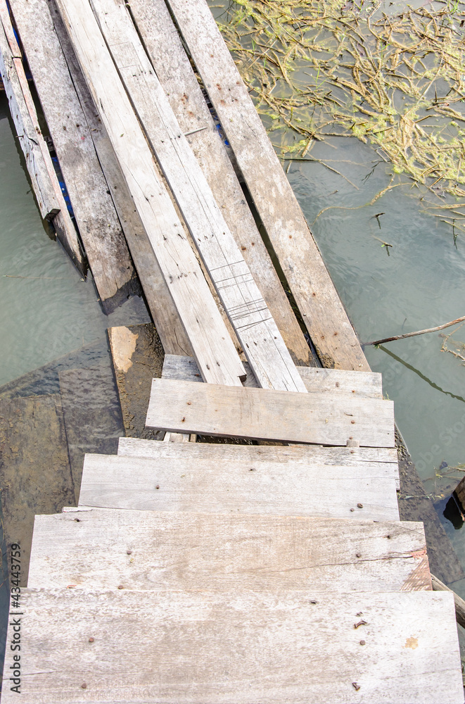 Obraz premium Old Wooden bridge