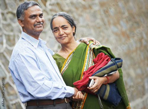 Canvas Print Happy indian adult people couple