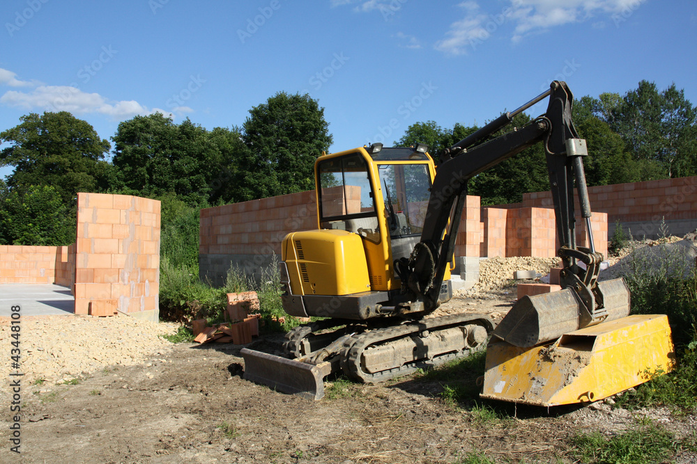 Pelle à chenilles, travaux dans la terre creuser, chantier Pelle à chenilles, travaux dans la terre creuser, chantier