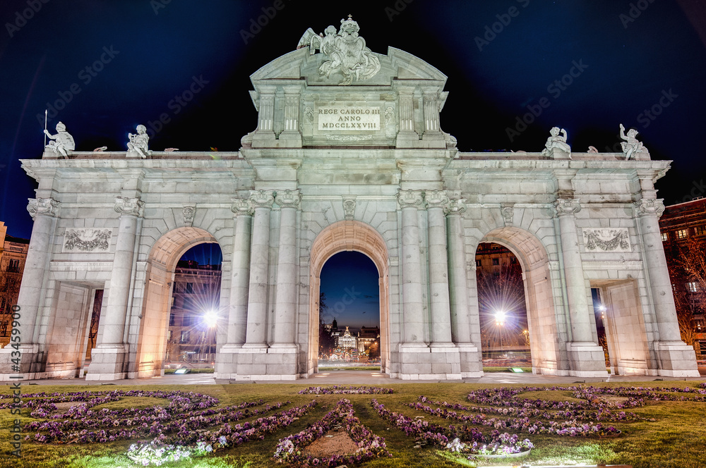 Obraz premium Puerta de Alcala at Madrid, Spain