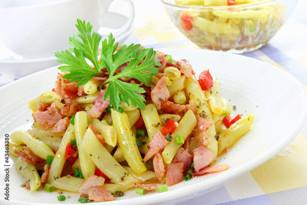 Yellow string beans with ham and paprika Yellow string beans with ham and paprika